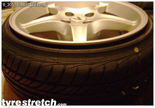 An example of tyre stretch: 205/40 R17 on 9.0J – FALKEN