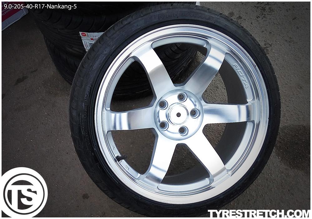 An example of tyre stretch: 205/40 R17 on 9.0J – NANKANG