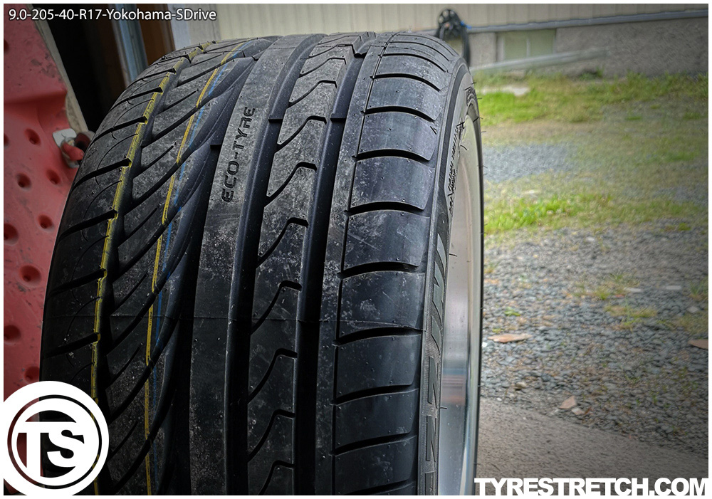 An example of tyre stretch: 205/40 R17 on 9.0J – YOKOHAMA
