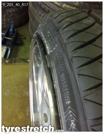 An example of tyre stretch: 205/40 R17 on 9.0J