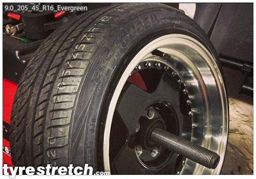 An example of tyre stretch: 205/45 R16 on 9.0J – EVERGREEN