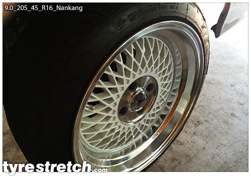 An example of tyre stretch: 205/45 R16 on 9.0J – NANKANG