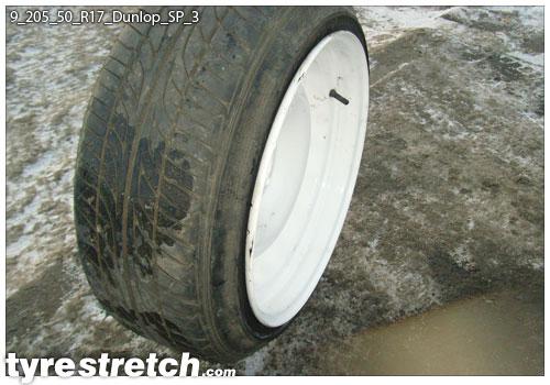 An example of tyre stretch: 205/50 R17 on 9.0J – DUNLOP