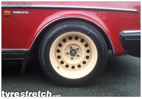 An example of tyre stretch: 205/60 R15 on 9.0J (STEELS)