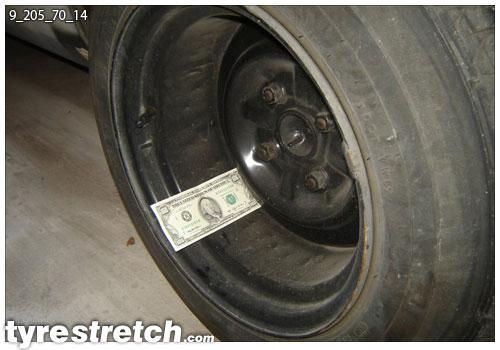 An example of tyre stretch: 205/70 R14 on 9.0J (STEELS)