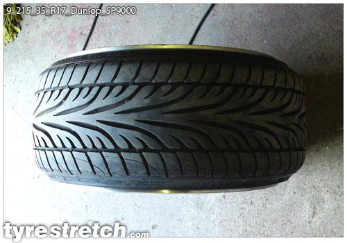 An example of tyre stretch: 215/35 R17 on 9.0J – DUNLOP