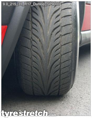 An example of tyre stretch: 215/35 R17 on 9.0J – DUNLOP