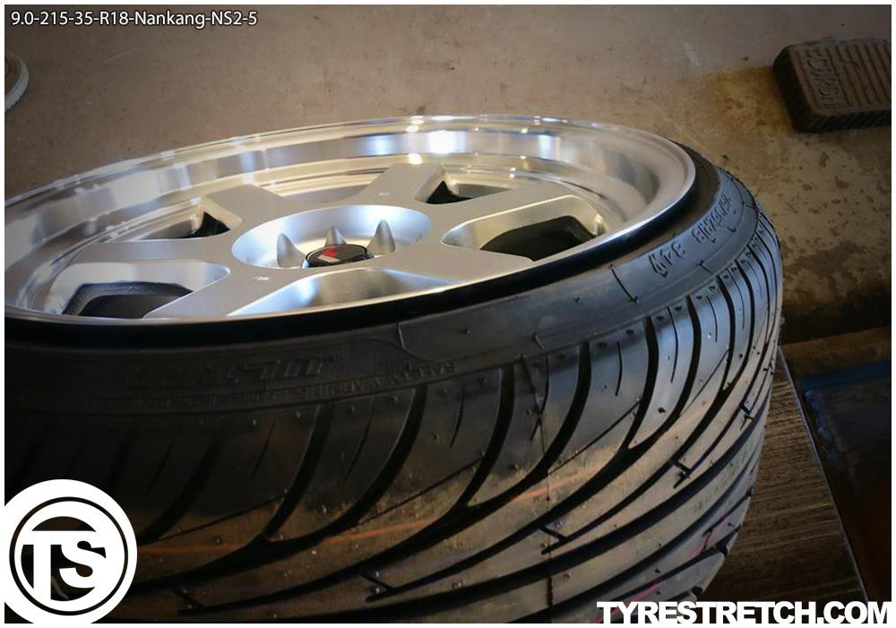 An example of tyre stretch: 215/35 R18 on 9.0J – NANKANG
