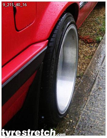 An example of tyre stretch: 215/40 R16 on 9.0J