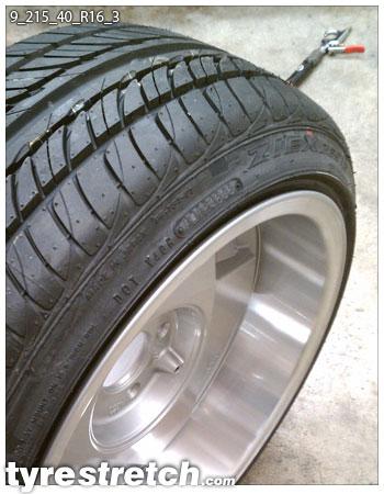 An example of tyre stretch: 215/40 R16 on 9.0J