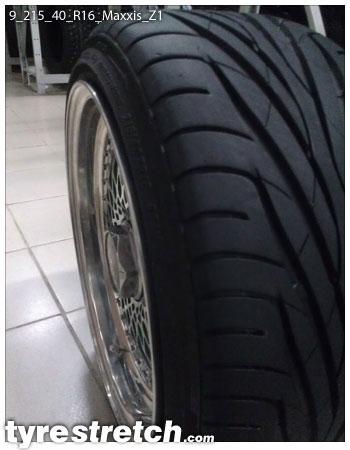 An example of tyre stretch: 215/40 R16 on 9.0J – MAXXIS