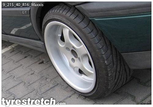 An example of tyre stretch: 215/40 R16 on 9.0J – MAXXIS