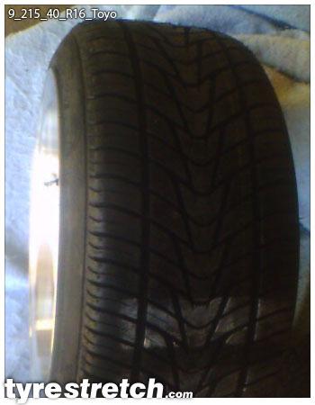 An example of tyre stretch: 215/40 R16 on 9.0J – TOYO