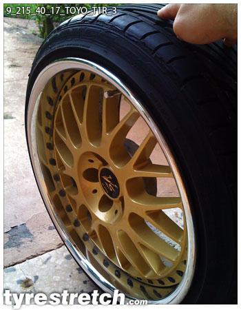 An example of tyre stretch: 215/40 R17 on 9.0J – TOYO
