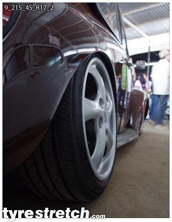 An example of tyre stretch: 215/45 R17 on 9.0J