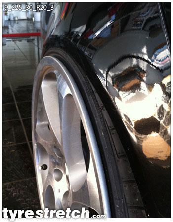 An example of tyre stretch: 225/30 R20 on 9.0J