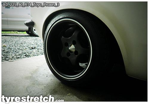 An example of tyre stretch: 225/40 R14 on 9.0J – TOYO