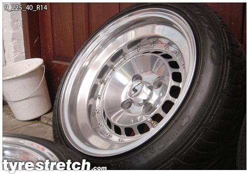 An example of tyre stretch: 225/40 R14 on 9.0J