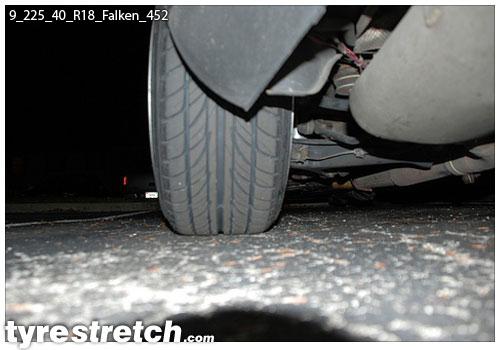 An example of tyre stretch: 225/40 R18 on 9.0J – FALKEN