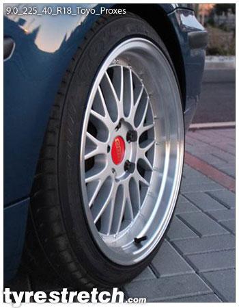 An example of tyre stretch: 225/40 R18 on 9.0J – TOYO