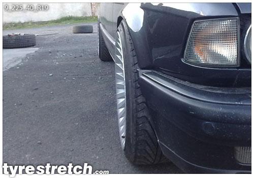 An example of tyre stretch: 225/40 R19 on 9.0J