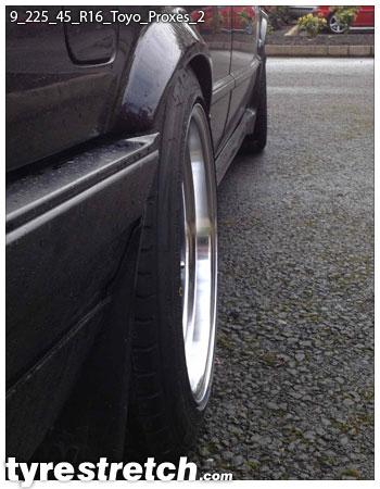 An example of tyre stretch: 225/45 R16 on 9.0J – TOYO