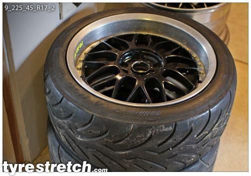 An example of tyre stretch: 225/45 R17 on 9.0J