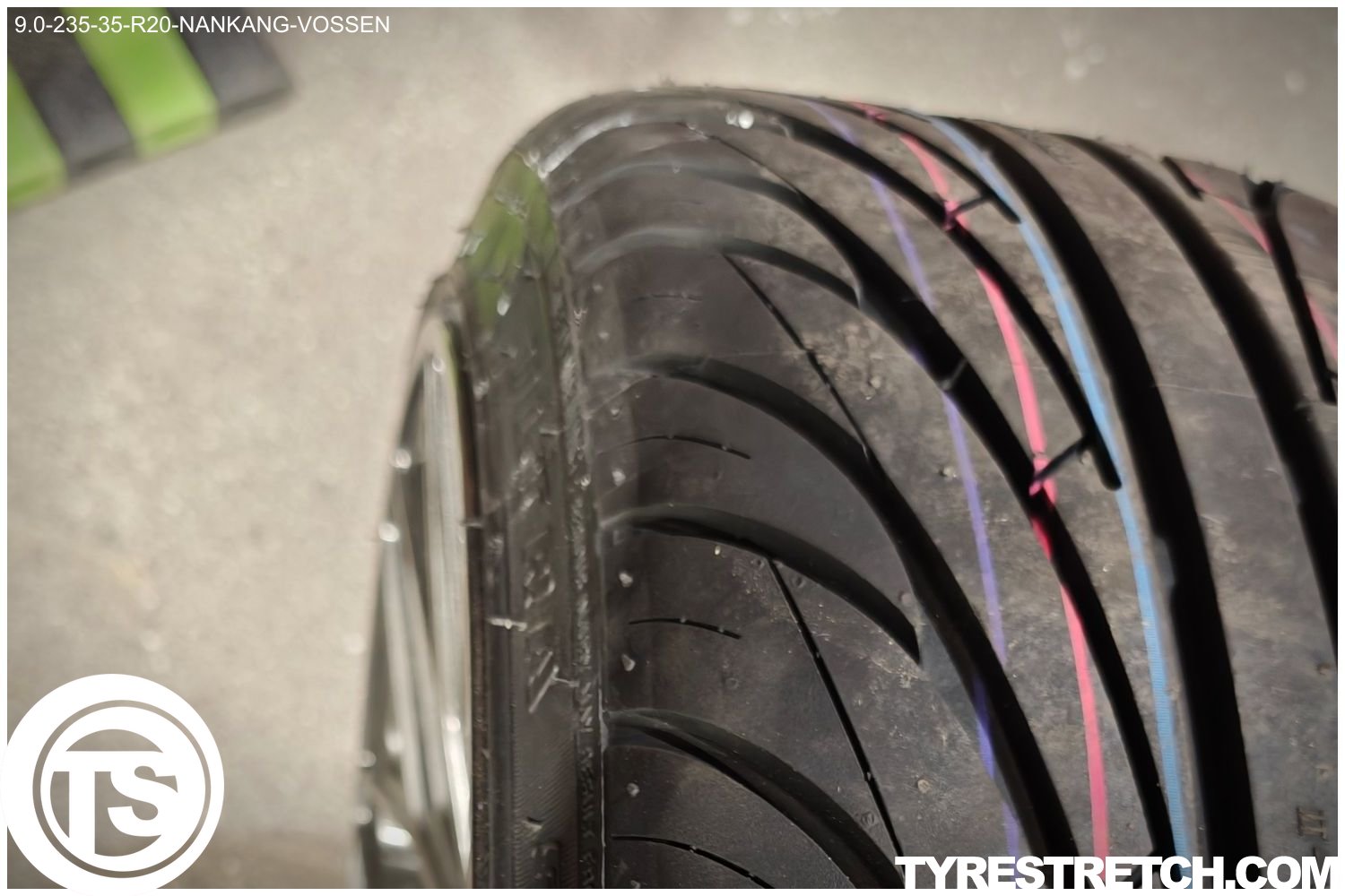 An example of tyre stretch: 235/35 R20 on 9.0J – NANKANG (VOSSEN)