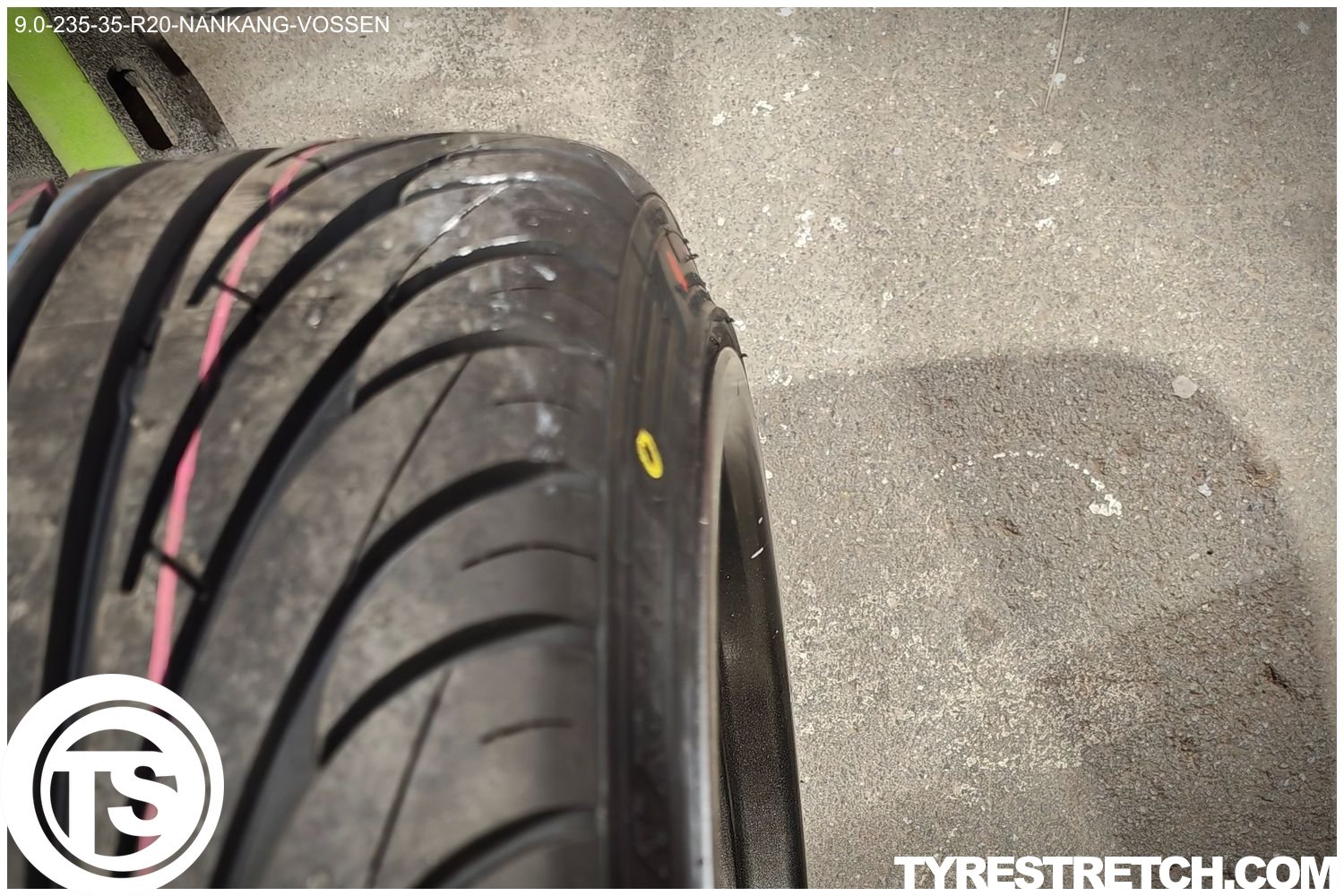 An example of tyre stretch: 235/35 R20 on 9.0J – NANKANG (VOSSEN)