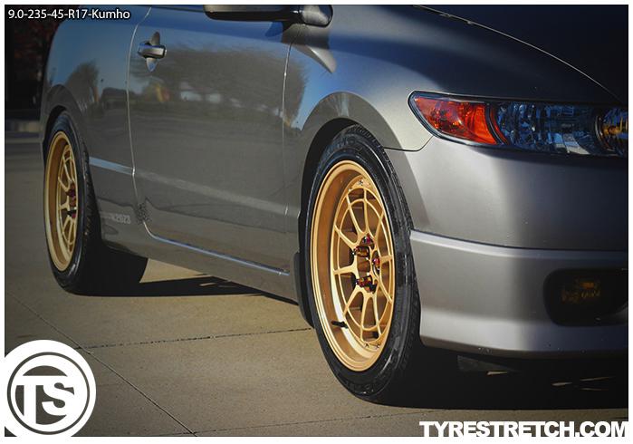 An example of tyre stretch: 235/45 R17 on 9.0J – KUMHO