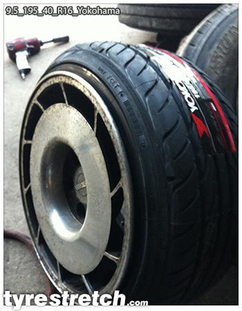 An example of tyre stretch: 195/40 R16 on 9.5J – YOKOHAMA