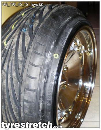 An example of tyre stretch: 195/45 R15 on 9.5J – TOYO