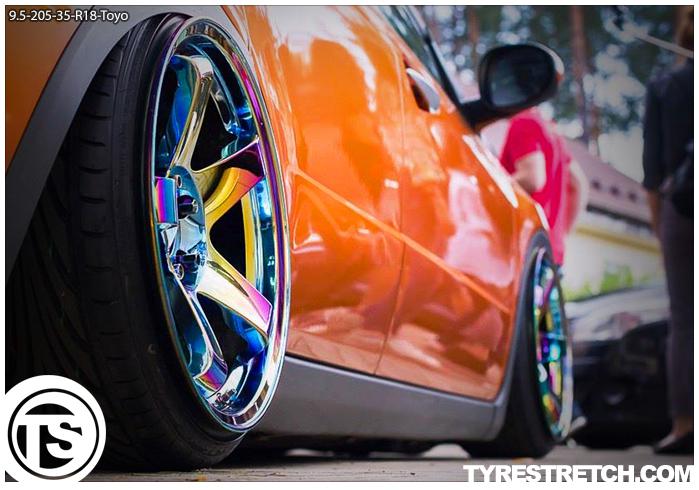 An example of tyre stretch: 205/35 R18 on 9.5J – TOYO