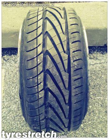 An example of tyre stretch: 205/40 R16 on 9.5J – NITTO