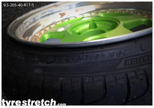An example of tyre stretch: 205/40 R17 on 9.5J