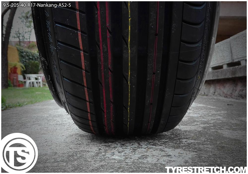 An example of tyre stretch: 205/40 R17 on 9.5J – NANKANG