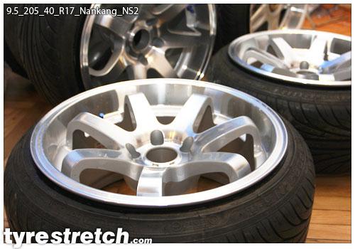 An example of tyre stretch: 205/40 R17 on 9.5J – NANKANG