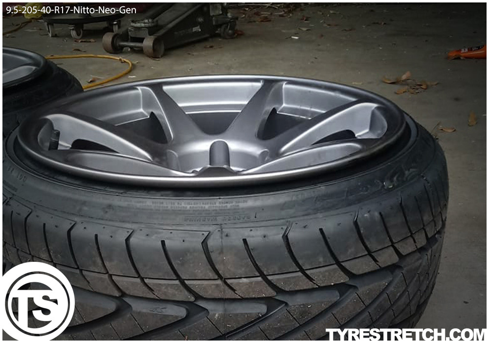 An example of tyre stretch: 205/40 R17 on 9.5J – NITTO