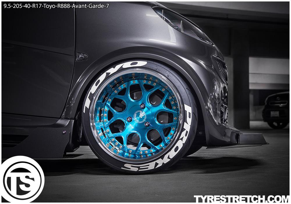 An example of tyre stretch: 205/45 R17 on 9.5J – TOYO (AVANT GARDE)