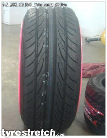 An example of tyre stretch: 205/40 R17 on 9.5J – YOKOHAMA