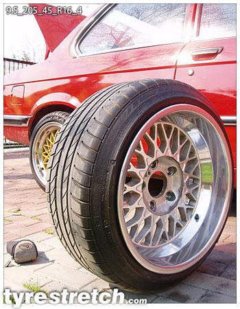 An example of tyre stretch: 205/45 R16 on 9.5J