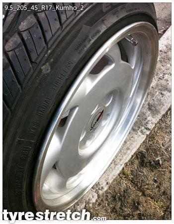 An example of tyre stretch: 205/45 R17 on 9.5J – KUMHO