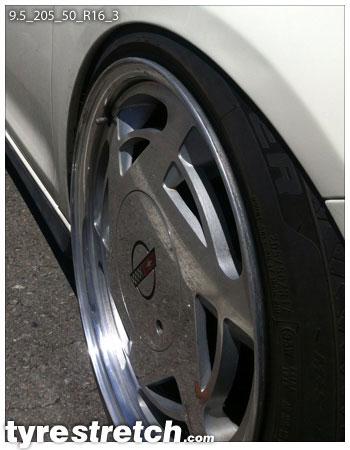 An example of tyre stretch: 205/50 R16 on 9.5J