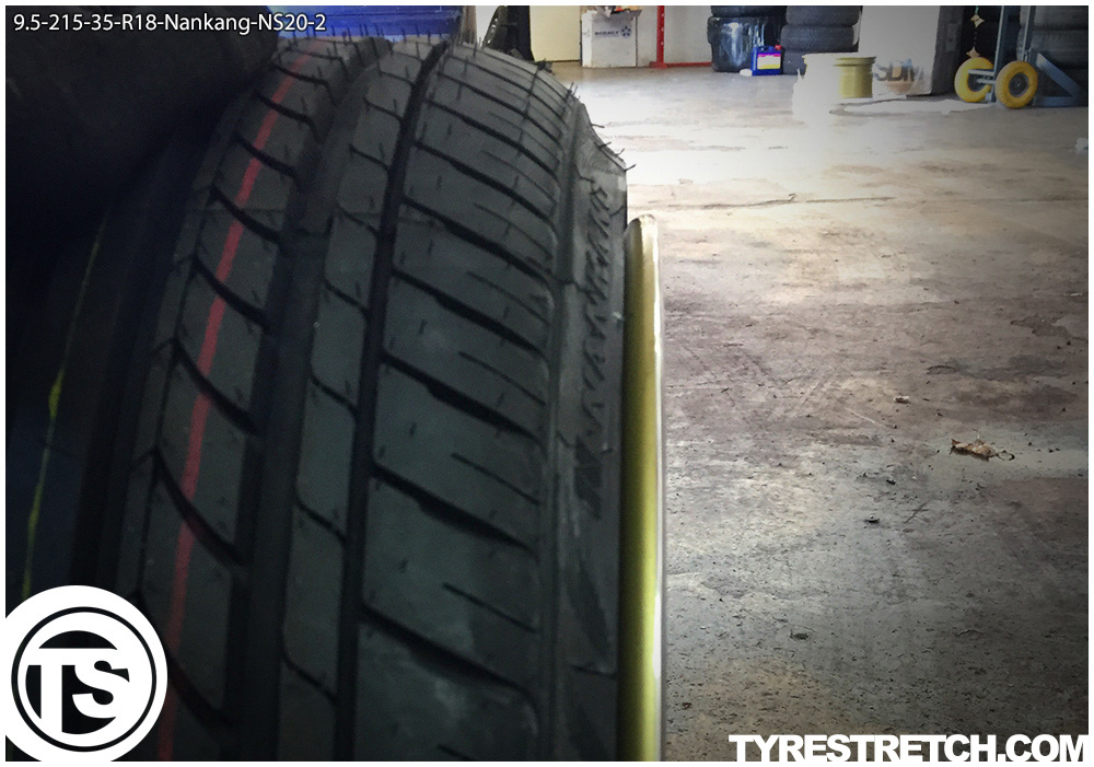 An example of tyre stretch: 215/35 R18 on 9.5J – NANKANG