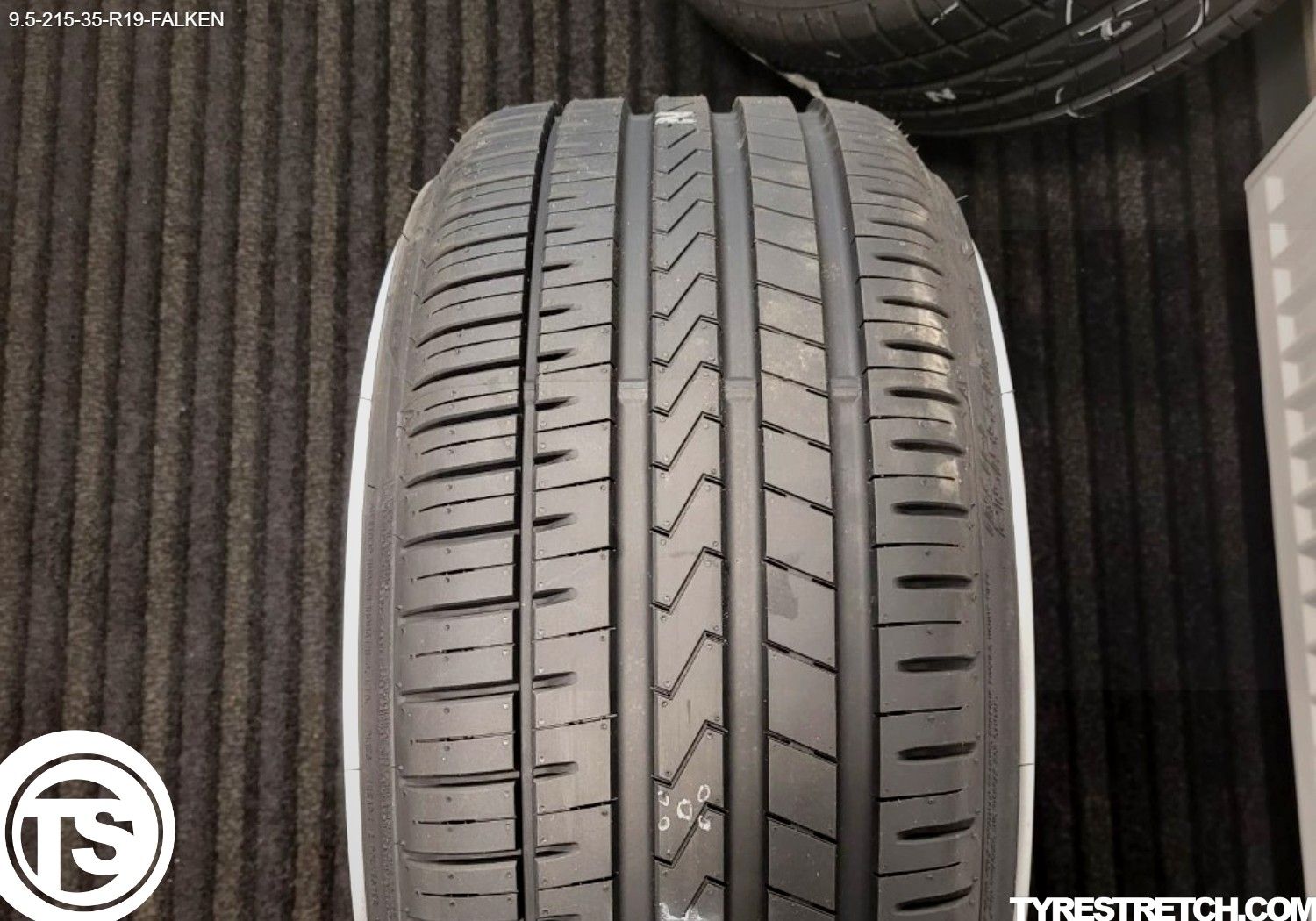An example of tyre stretch: 215/35 R19 on 9.5J – FALKEN