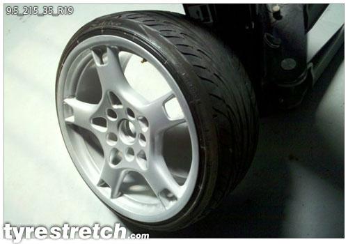 An example of tyre stretch: 215/35 R19 on 9.5J