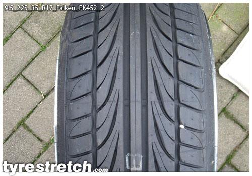 An example of tyre stretch: 225/35 R17 on 9.5J – FALKEN