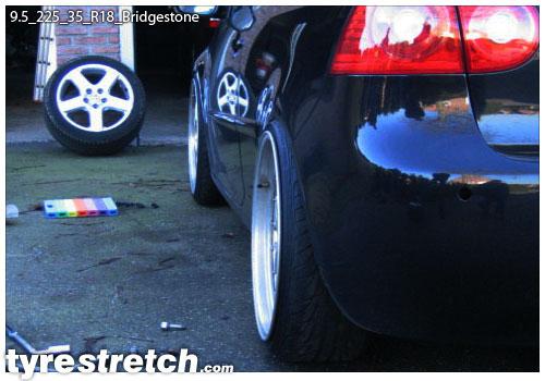 An example of tyre stretch: 225/35 R18 on 9.5J – BRIDGESTONE