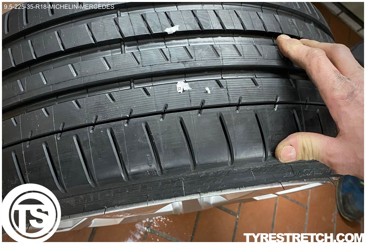 An example of tyre stretch: 225/35 R18 on 9.5J – MICHELIN (MERCEDES)