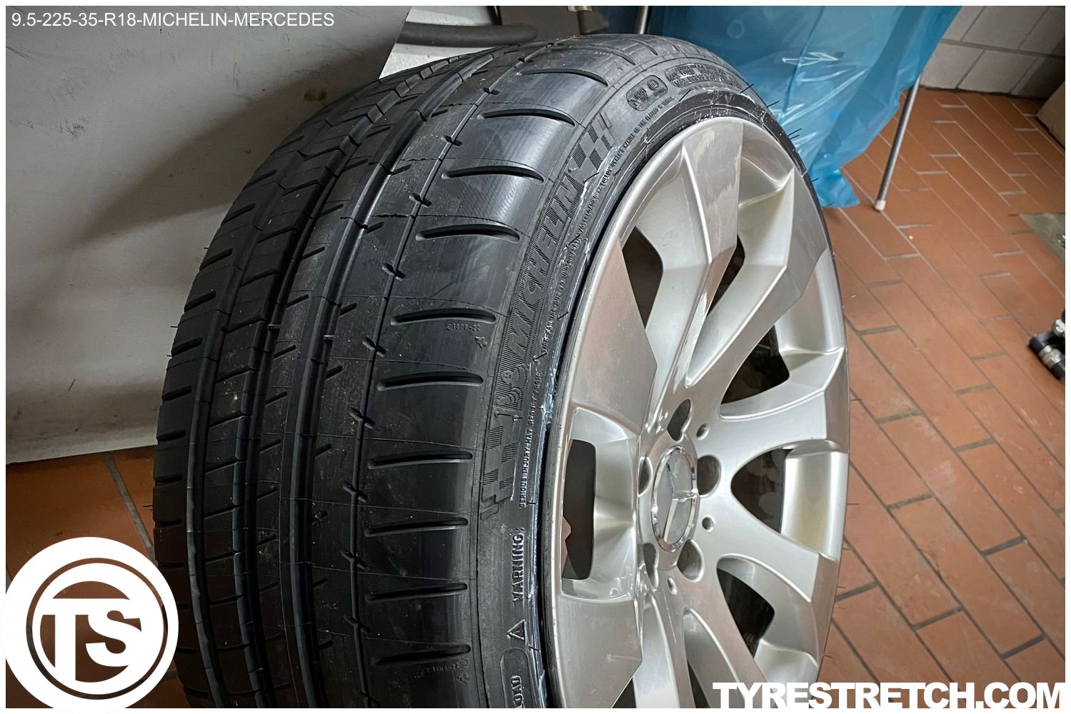 An example of tyre stretch: 225/35 R18 on 9.5J – MICHELIN (MERCEDES)